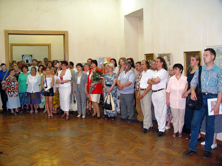 Aspects from the inauguration of the personal exhibition "Ada Zevin. Painting and Graphics", Chisinau 2003