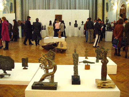 Images from the opening of the exhibition "The Contemporary Sculpture", Chisinau, 2003